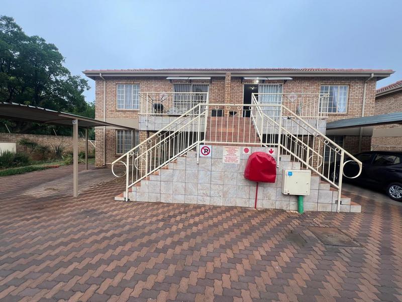 2 Bedroom Property for Sale in Helikonpark Gauteng