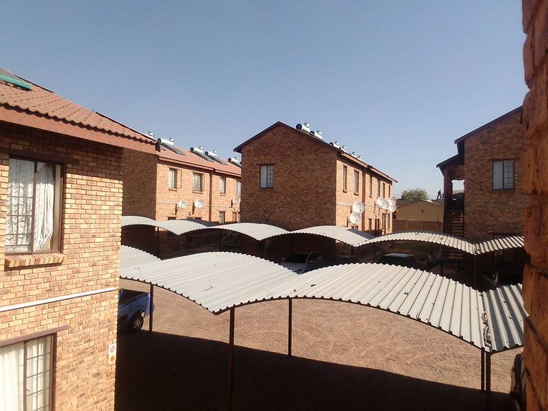 2 Bedroom Property for Sale in Olievenhoutbosch Gauteng