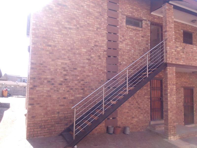 2 Bedroom Property for Sale in Olievenhoutbosch Gauteng