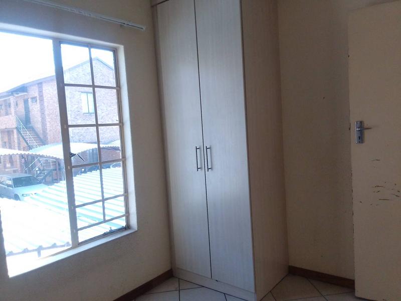 2 Bedroom Property for Sale in Olievenhoutbosch Gauteng