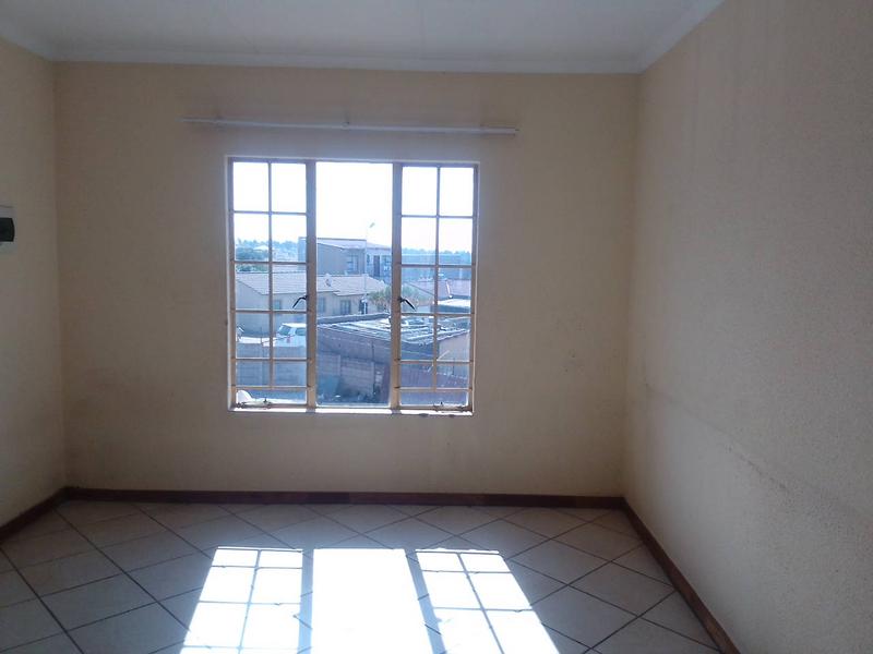 2 Bedroom Property for Sale in Olievenhoutbosch Gauteng