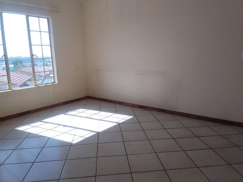 2 Bedroom Property for Sale in Olievenhoutbosch Gauteng