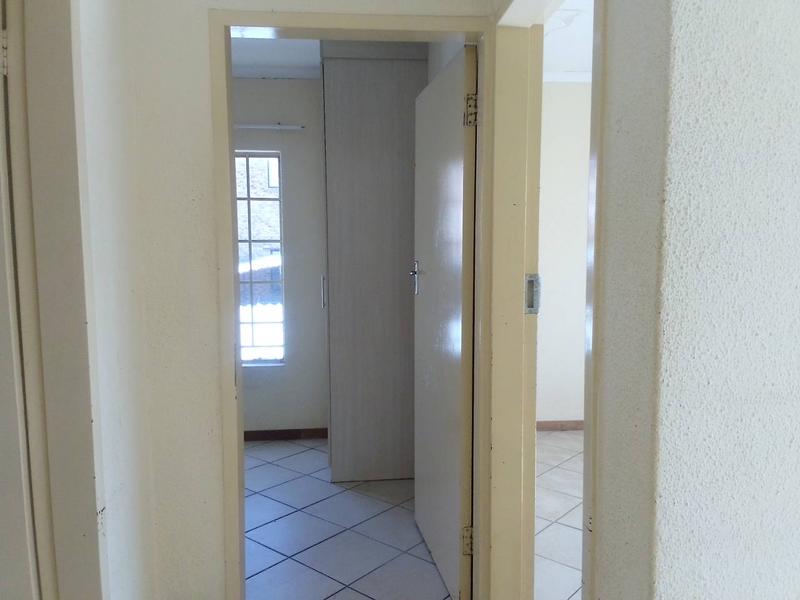 2 Bedroom Property for Sale in Olievenhoutbosch Gauteng