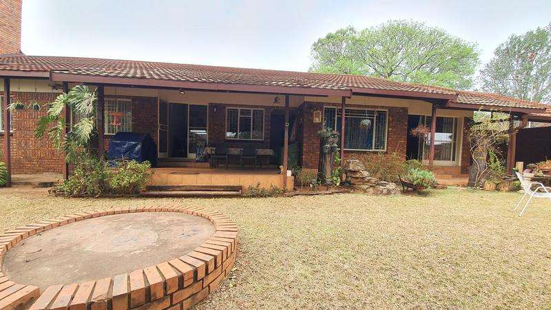 4 Bedroom Property for Sale in Theresa Park Gauteng