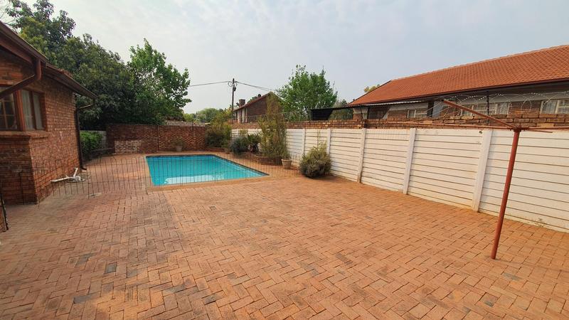 4 Bedroom Property for Sale in Theresa Park Gauteng