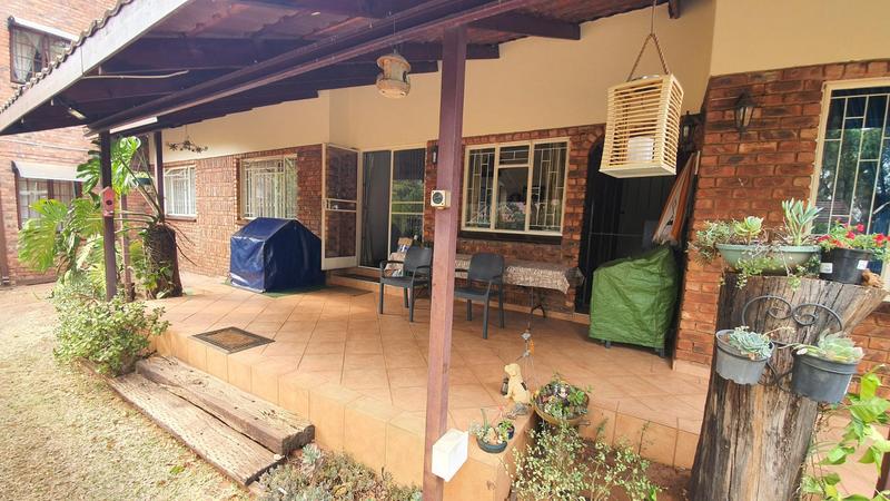 4 Bedroom Property for Sale in Theresa Park Gauteng