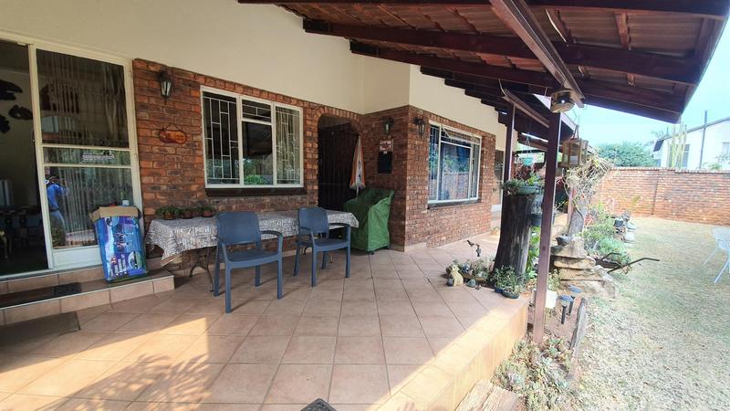 4 Bedroom Property for Sale in Theresa Park Gauteng