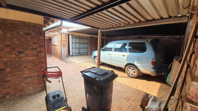 4 Bedroom Property for Sale in Theresa Park Gauteng