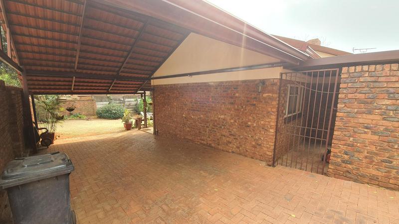 4 Bedroom Property for Sale in Theresa Park Gauteng