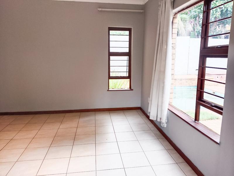 To Let 3 Bedroom Property for Rent in Magaliessig Gauteng