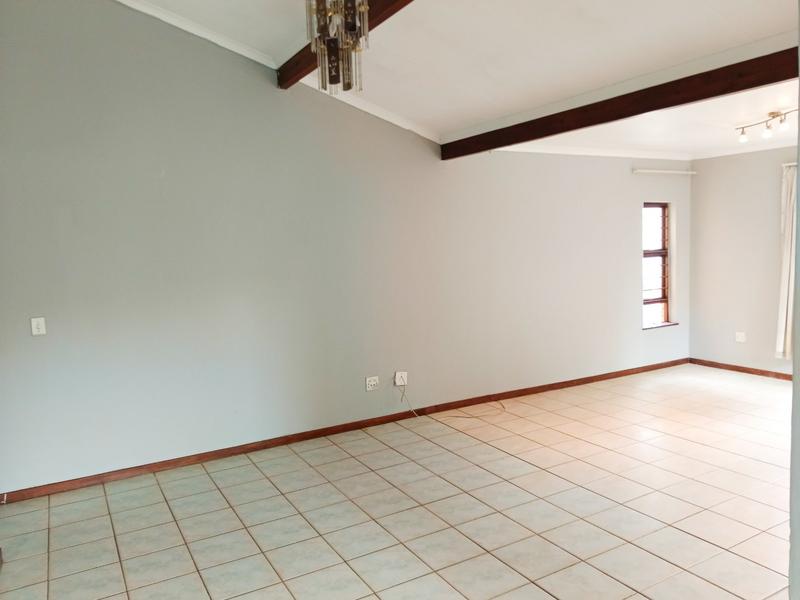 To Let 3 Bedroom Property for Rent in Magaliessig Gauteng