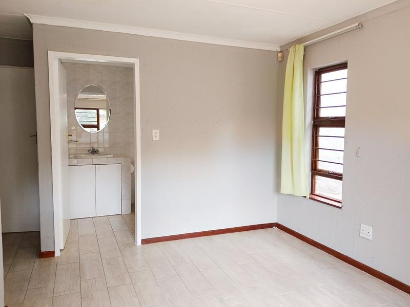 To Let 3 Bedroom Property for Rent in Magaliessig Gauteng