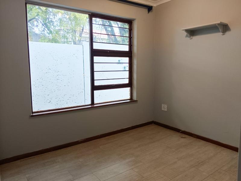 To Let 3 Bedroom Property for Rent in Magaliessig Gauteng