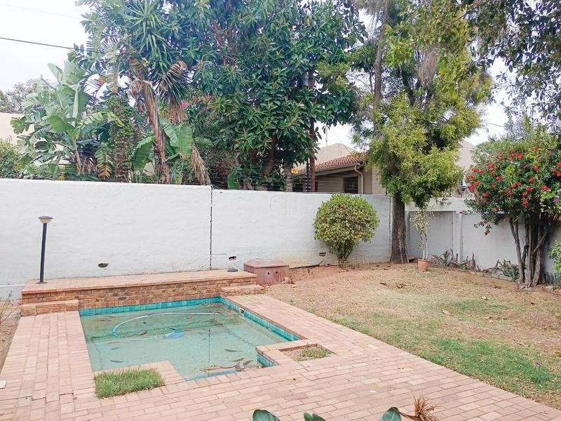 To Let 3 Bedroom Property for Rent in Magaliessig Gauteng