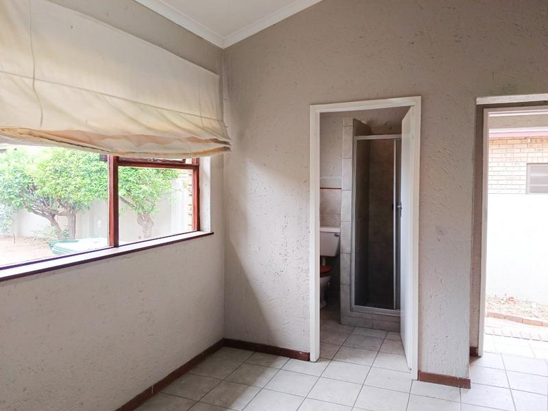 To Let 3 Bedroom Property for Rent in Magaliessig Gauteng