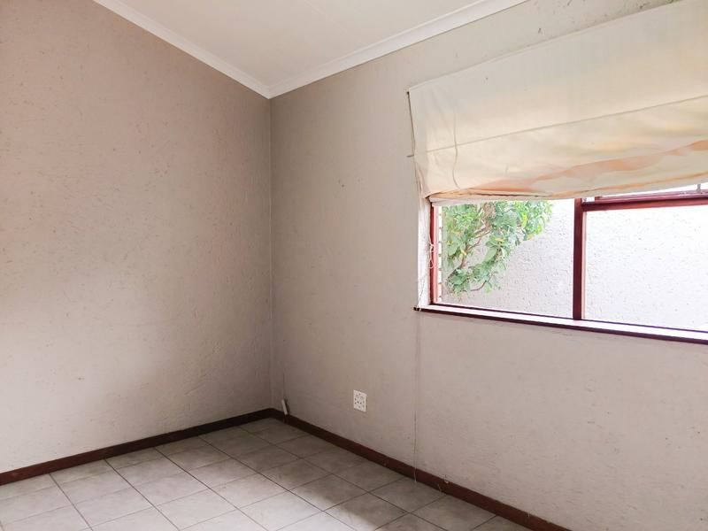 To Let 3 Bedroom Property for Rent in Magaliessig Gauteng