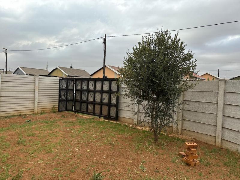 2 Bedroom Property for Sale in Savanna City Gauteng