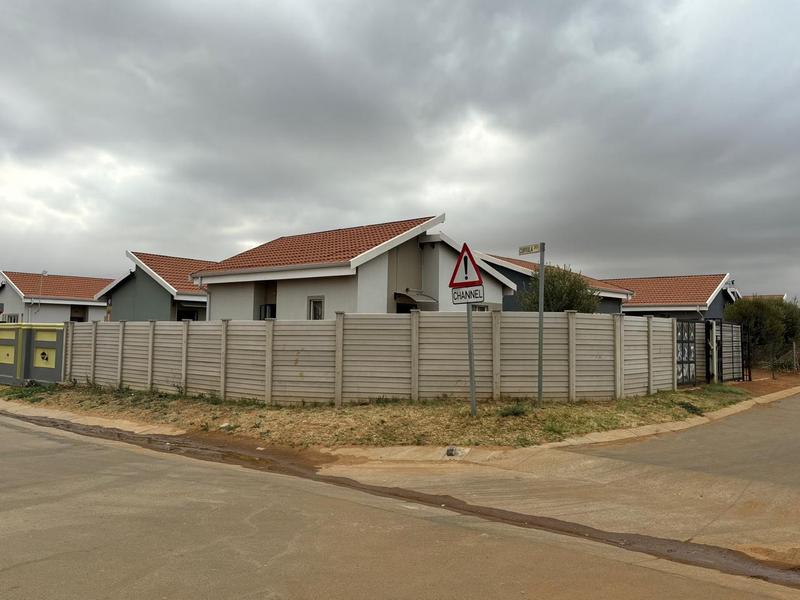 2 Bedroom Property for Sale in Savanna City Gauteng