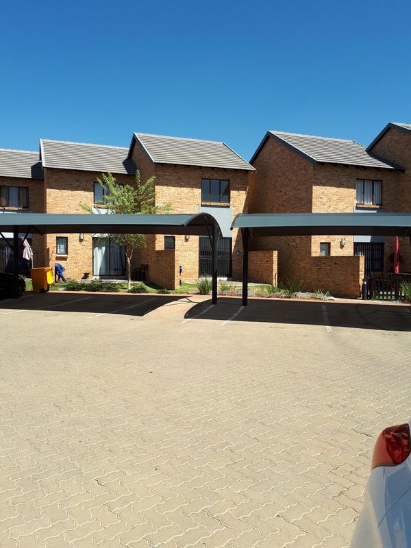 2 Bedroom Property for Sale in Rooihuiskraal North Gauteng