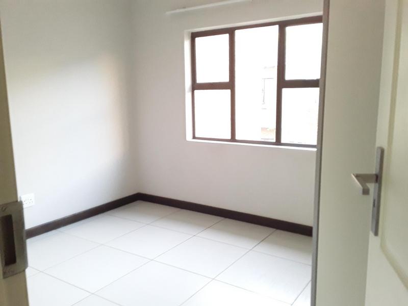 2 Bedroom Property for Sale in Rooihuiskraal North Gauteng