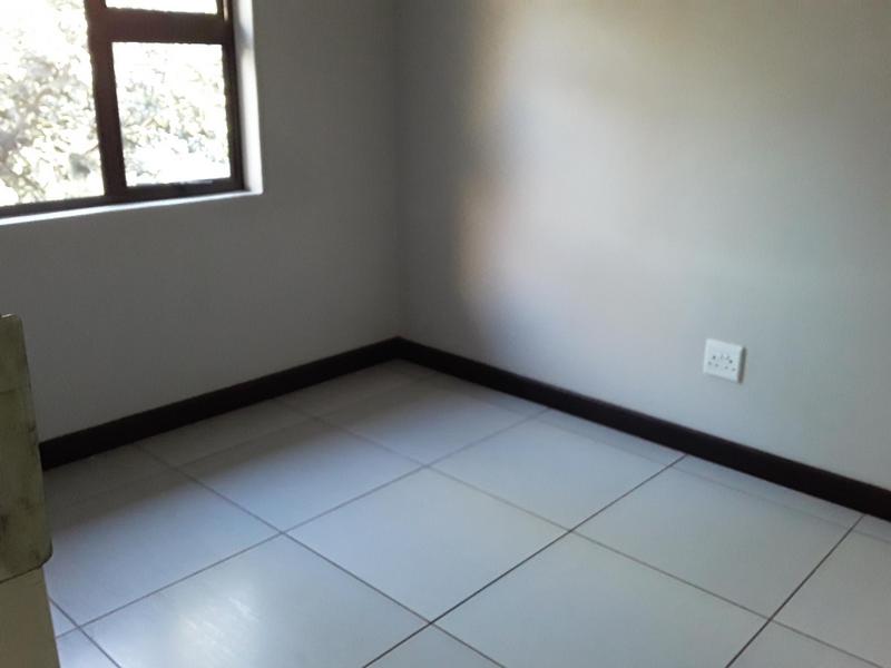 2 Bedroom Property for Sale in Rooihuiskraal North Gauteng