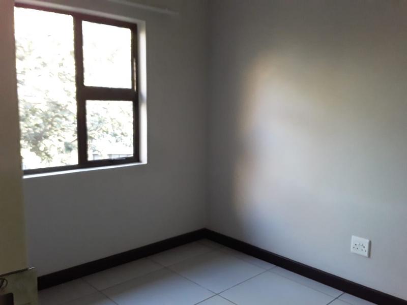 2 Bedroom Property for Sale in Rooihuiskraal North Gauteng