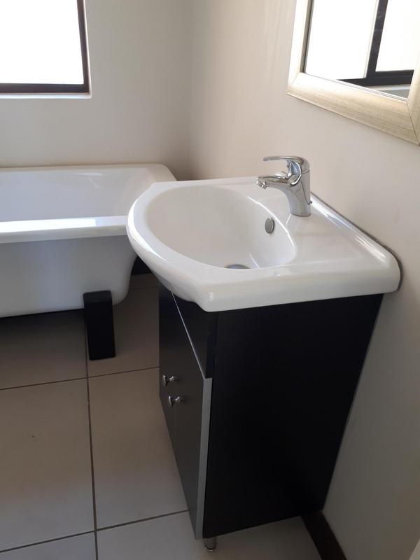 2 Bedroom Property for Sale in Rooihuiskraal North Gauteng