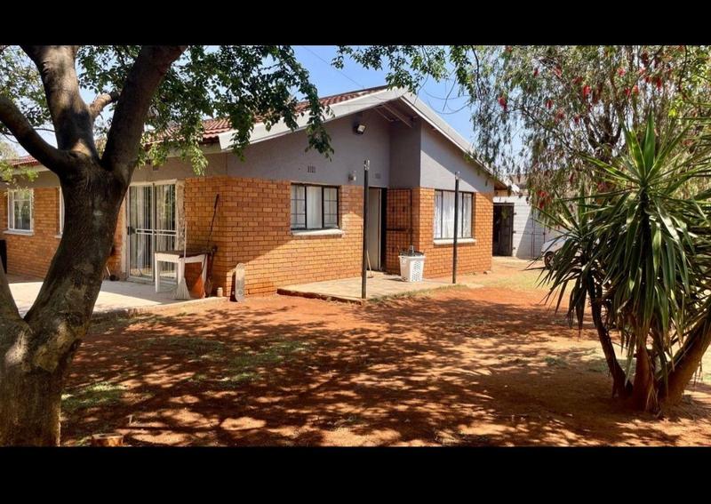 3 Bedroom Property for Sale in Witpoortjie Gauteng