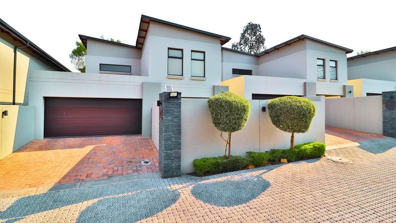 3 Bedroom Property for Sale in Bryanston Gauteng