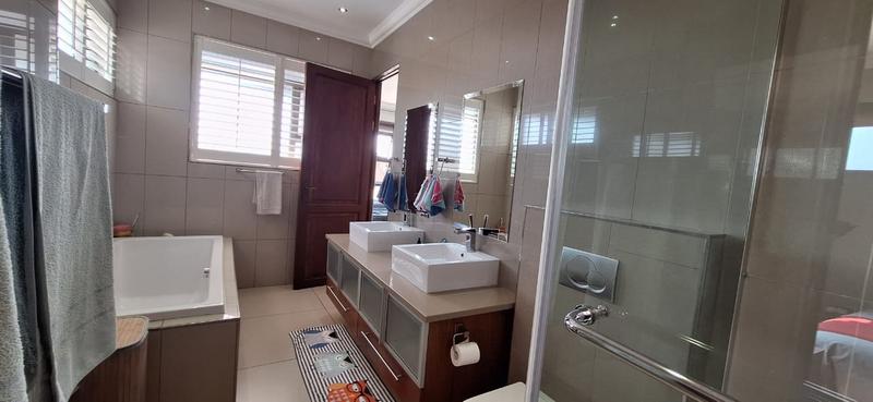 5 Bedroom Property for Sale in Midlands Estate Gauteng
