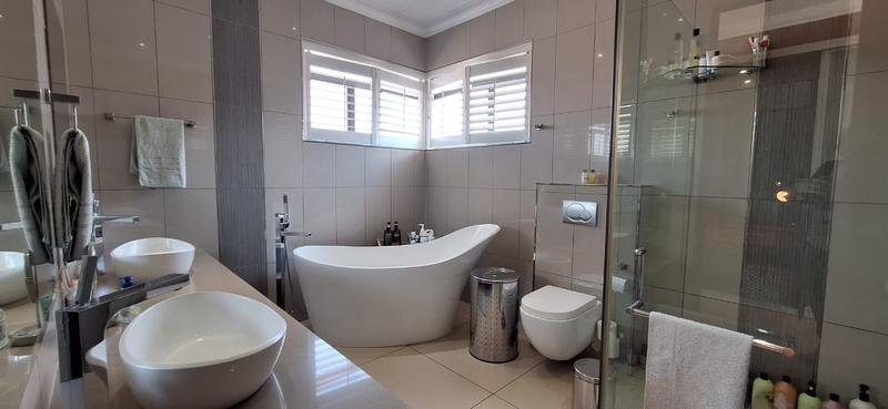 5 Bedroom Property for Sale in Midlands Estate Gauteng