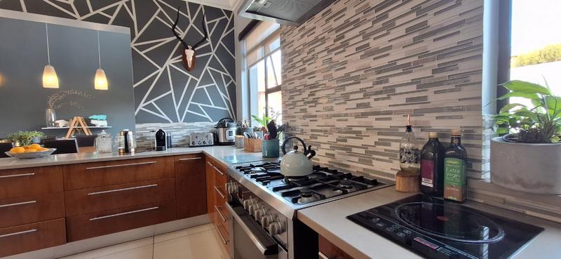 5 Bedroom Property for Sale in Midlands Estate Gauteng