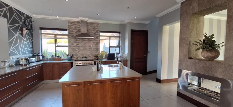 5 Bedroom Property for Sale in Midlands Estate Gauteng