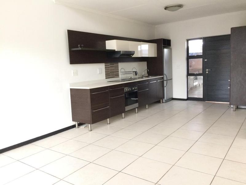 To Let 2 Bedroom Property for Rent in Douglasdale Gauteng