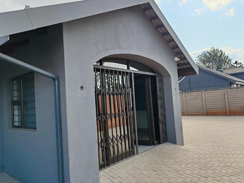 To Let commercial Property for Rent in Lenasia Gauteng