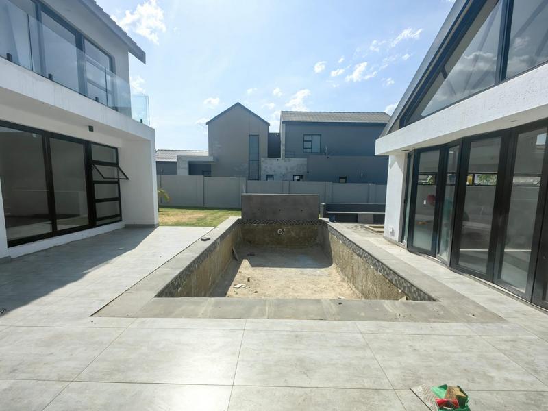 5 Bedroom Property for Sale in Midstream Ridge Gauteng