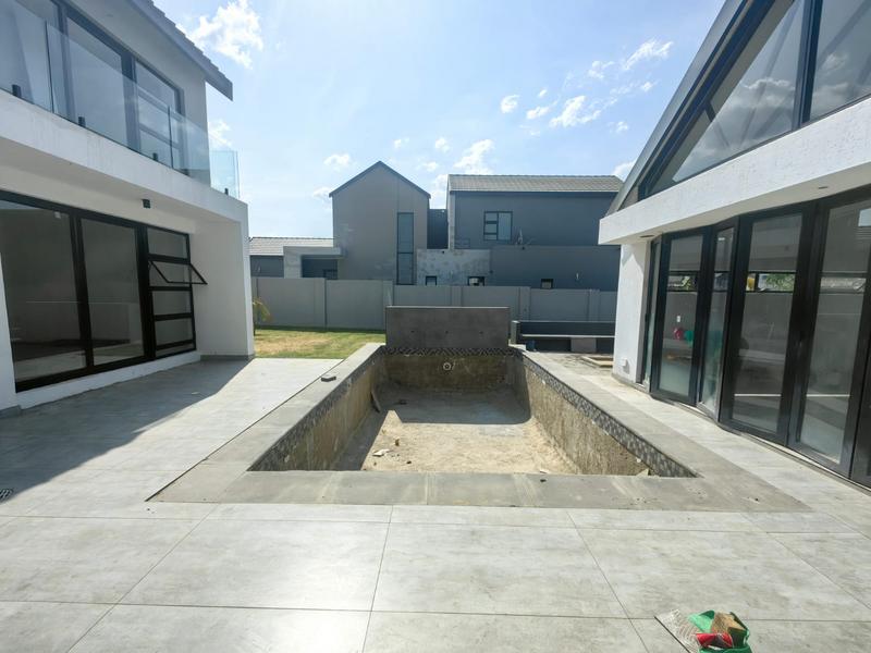 5 Bedroom Property for Sale in Midstream Ridge Gauteng