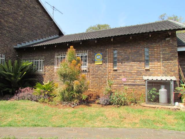 6 Bedroom Property for Sale in Eldoraigne Gauteng