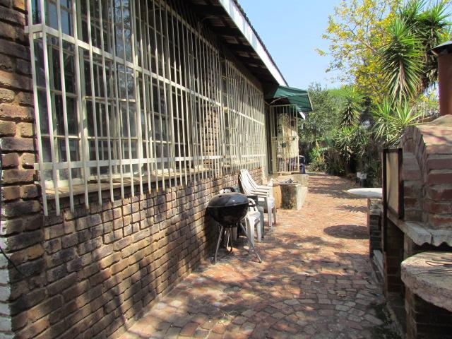 6 Bedroom Property for Sale in Eldoraigne Gauteng