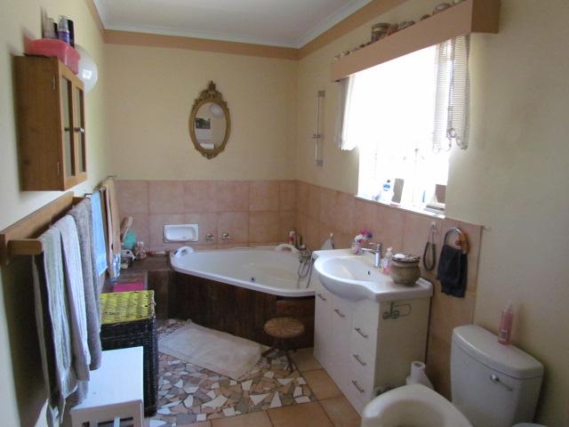 6 Bedroom Property for Sale in Eldoraigne Gauteng