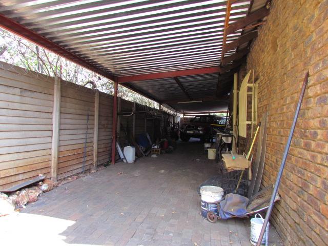 6 Bedroom Property for Sale in Eldoraigne Gauteng