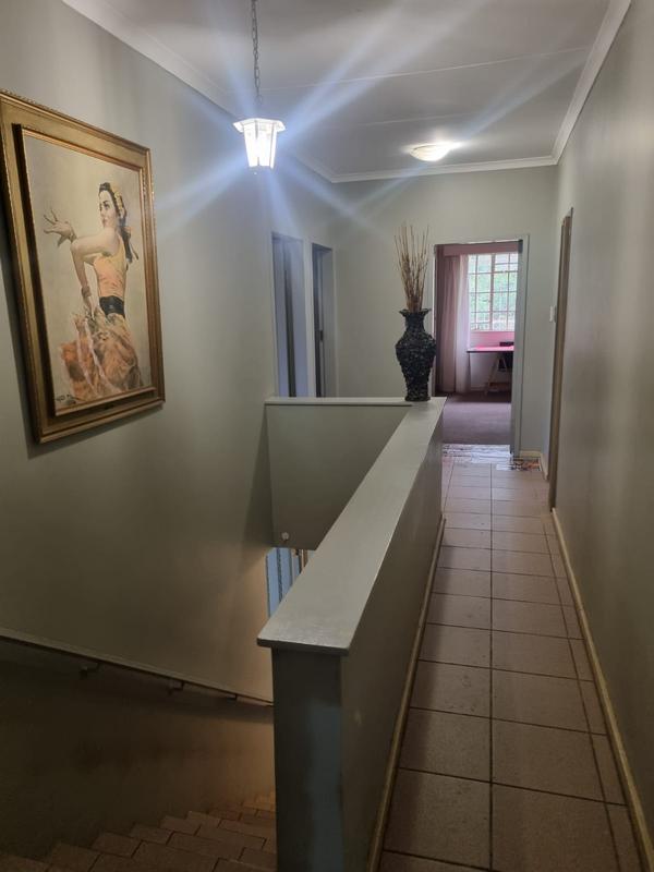 6 Bedroom Property for Sale in Eldoraigne Gauteng