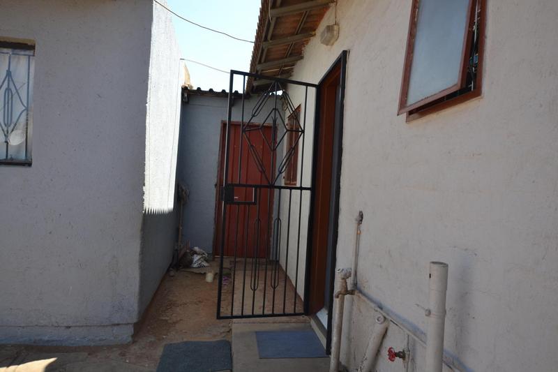 2 Bedroom Property for Sale in Olievenhoutbosch Gauteng