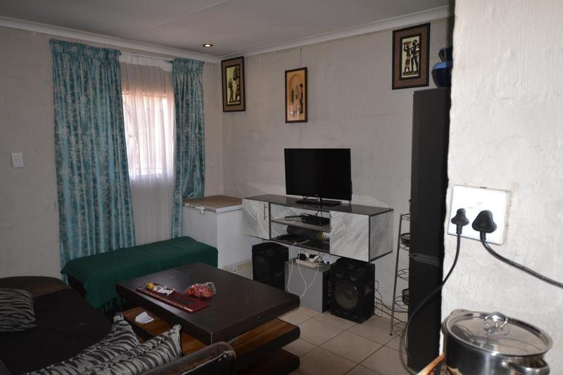 2 Bedroom Property for Sale in Olievenhoutbosch Gauteng