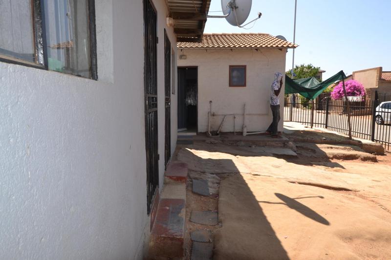 2 Bedroom Property for Sale in Olievenhoutbosch Gauteng