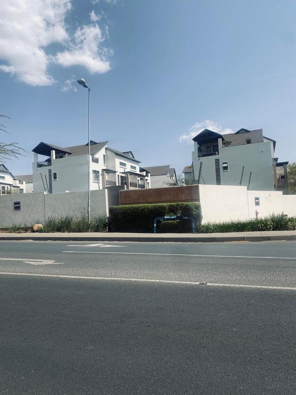 1 Bedroom Property for Sale in Fourways Gauteng