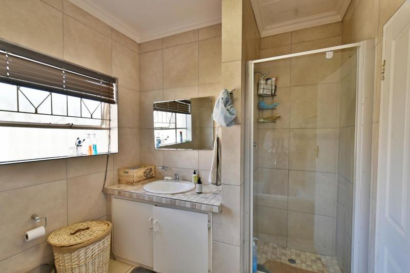 4 Bedroom Property for Sale in Oakdene Gauteng