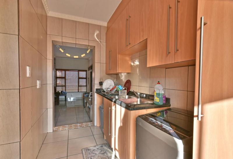 4 Bedroom Property for Sale in Oakdene Gauteng