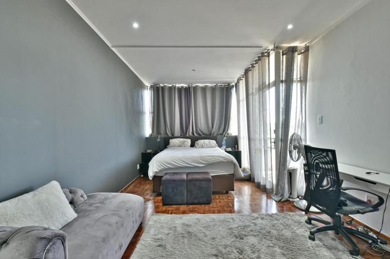 2 Bedroom Property for Sale in Illovo Gauteng