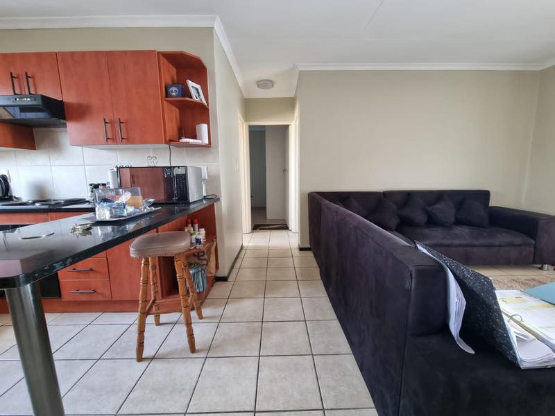 To Let 2 Bedroom Property for Rent in Bardene Gauteng